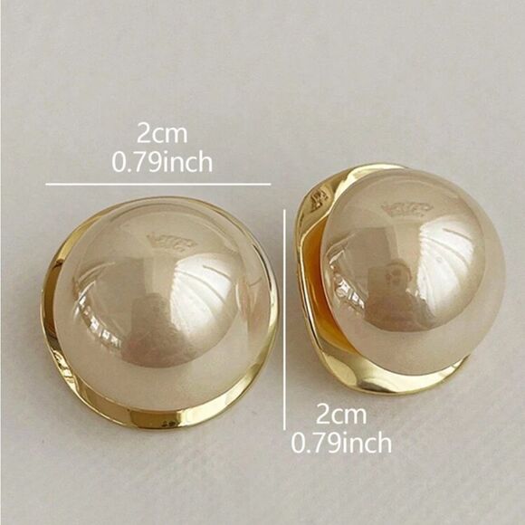 5/$25 GOLD PEARL STUDS - Picture 4 of 5
